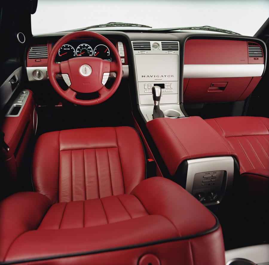  Lincoln Navigator K Concept 2003 года  (фото 2 из 7)